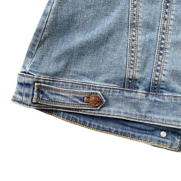 Chico’s Light Wash Jean Jacket Small 4-6 - Picture 11 of 13